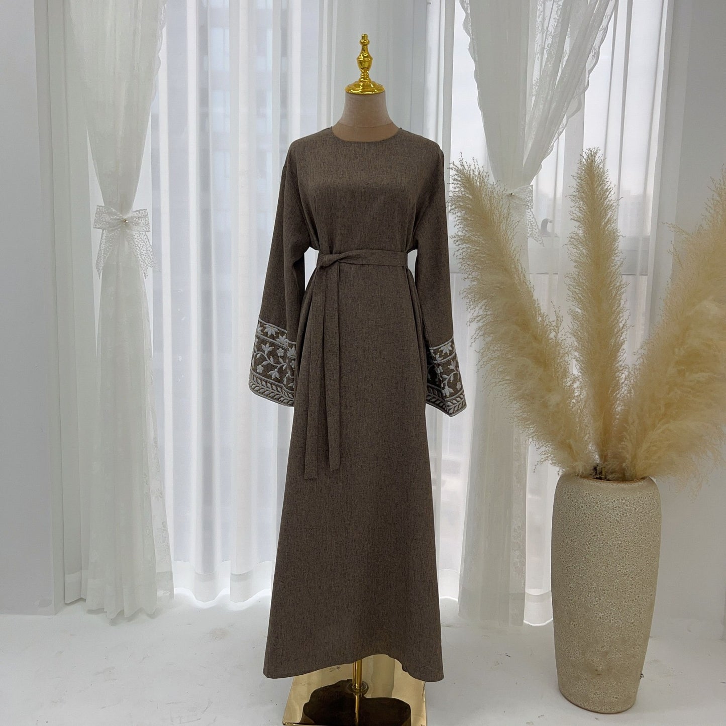 Emboidered sleeve closed abaya